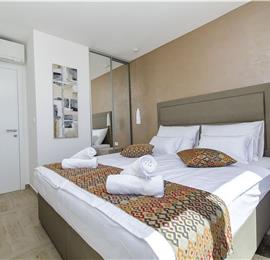 5 bedroom beachfront villa with heated pool near Omis, sleeps 9